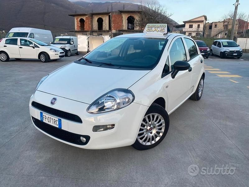 Usata Fiat Punto Street 77 CV (56 kW) 2018 Bianco Utilitaria