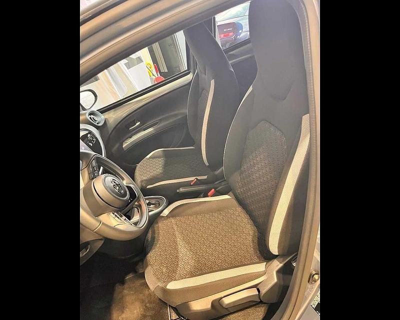 Nuova Toyota Aygo Active 72 CV (52 kW) 2025