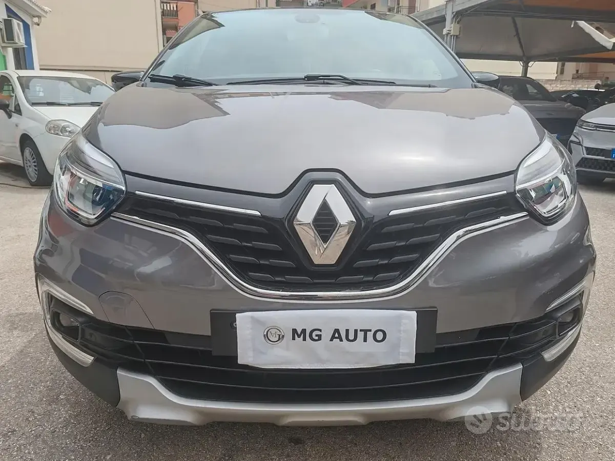 Usata Renault Captur Intens 90 CV (66 kW) 2018 Grigio SUV