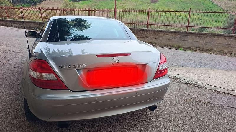 Usata Mercedes SLK200 163 CV (119 kW) 2006 Argento Cabrio