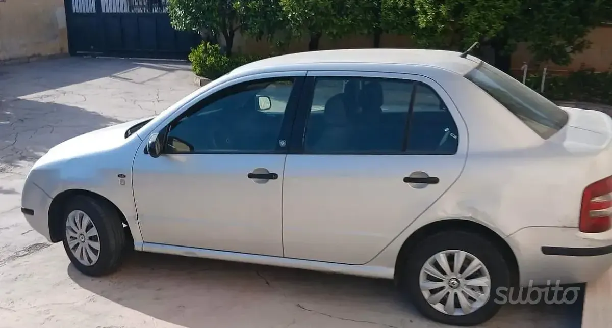 Usata Skoda Fabia 64 CV (47 kW) 2002 Grigio Berlina