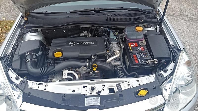 Usata Opel Astra 110 CV (80 kW) 2009 Station wagon