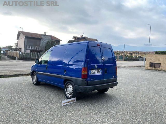 Usata Fiat Scudo 94 CV (69 kW) 2004 Blu/azzurro Furgone
