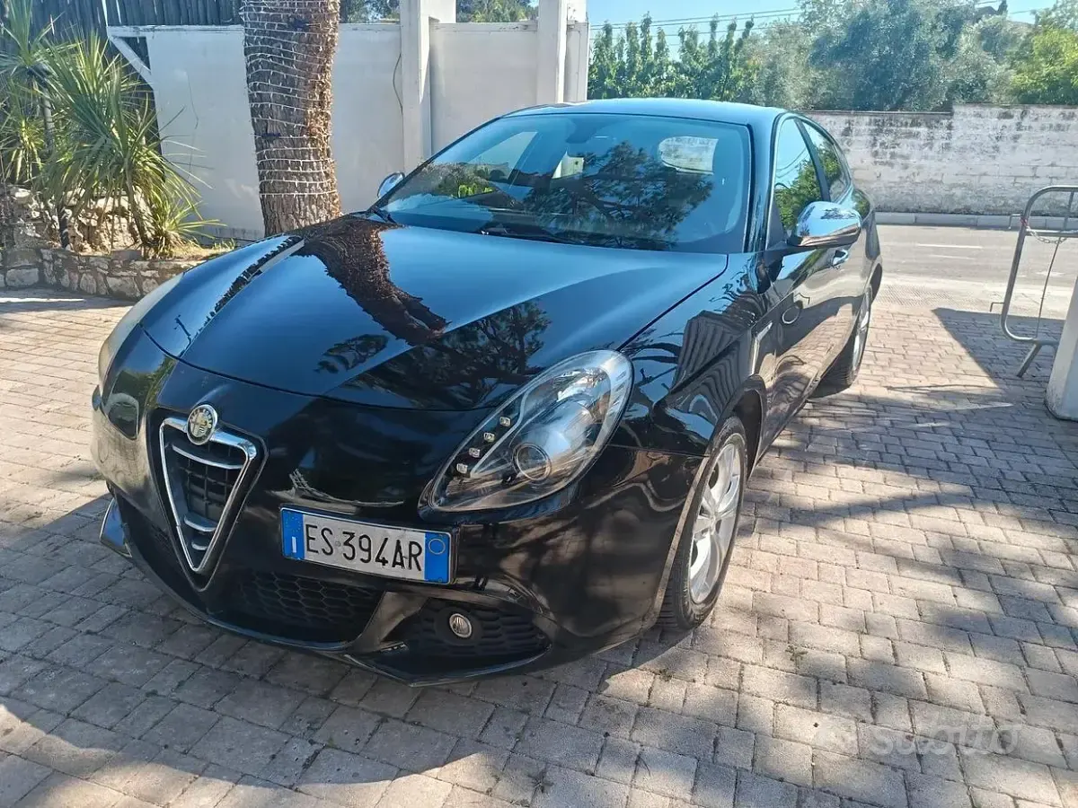 Usata Alfa Romeo Giulietta Exclusive 105 CV (77 kW) 2013 Nero Utilitaria