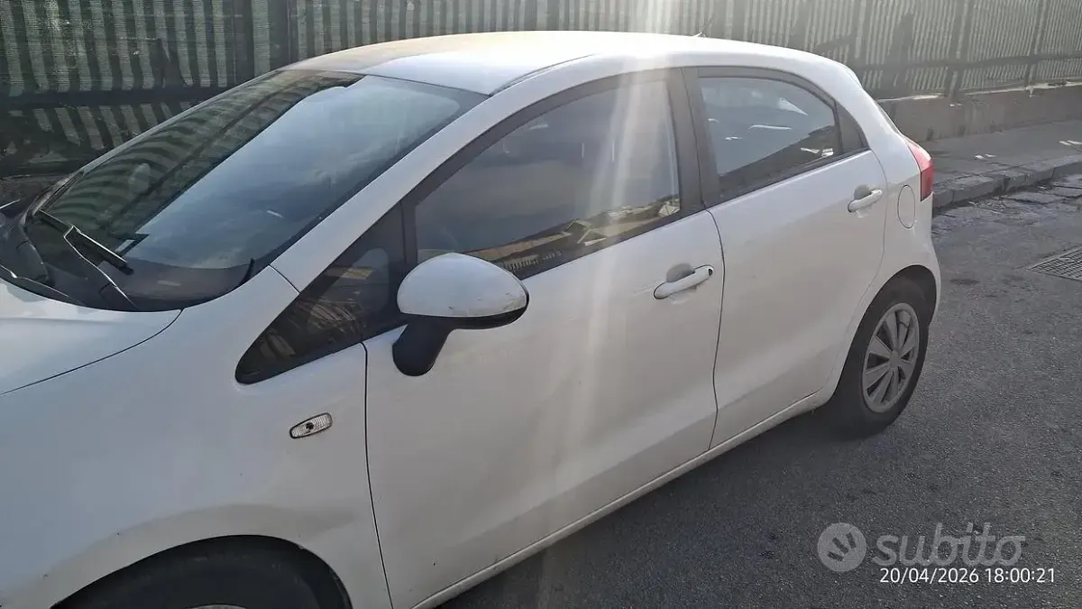 Usata Kia Rio 85 CV (62 kW) 2014 Bianco Berlina
