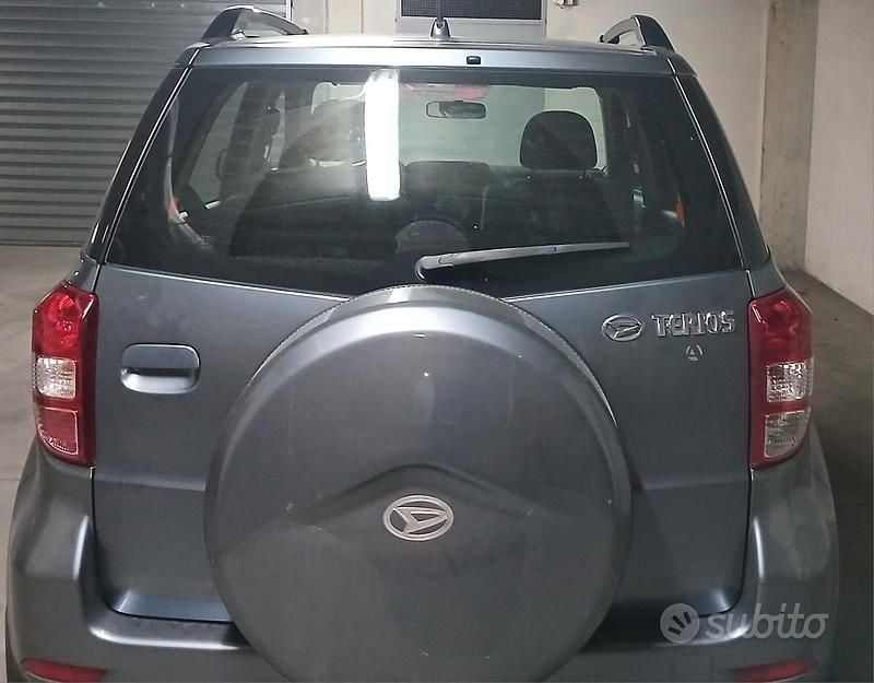 Usata Daihatsu Terios 105 CV (77 kW) 2008 Grigio SUV