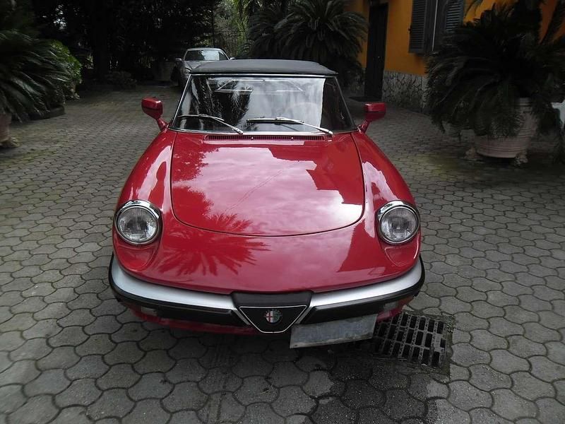 Rosso Usata 1989 Alfa Romeo Spider Cabrio | 17.500 € - Immagine 1/4