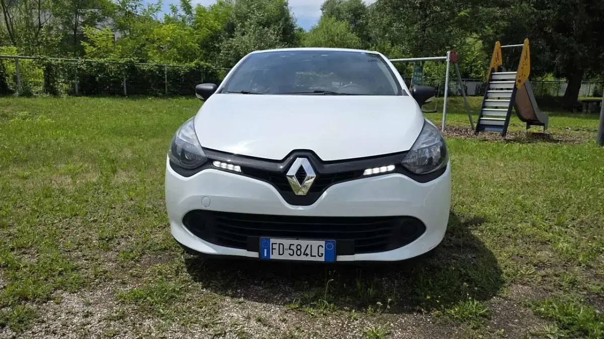 Usata Renault Clio IV Expression 75 CV (55 kW) 2015 Bianco Berlina