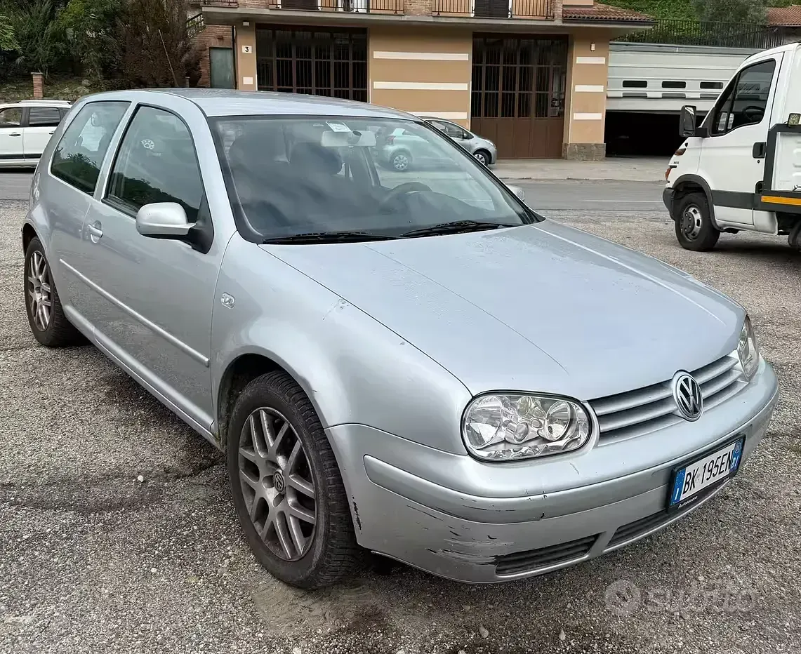 Usata VW Golf IV Highline 130 CV (95 kW) 2001 Grigio Berlina