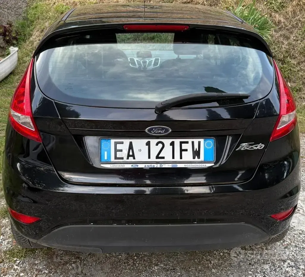 Usata Ford Fiesta 60 CV (44 kW) 2010 Nero Berlina