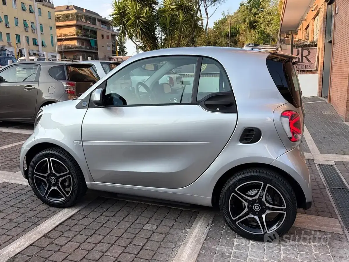 Usata Smart ForTwo Electric Drive Passion 41 kW (56 CV) 2020 Grigio Berlina
