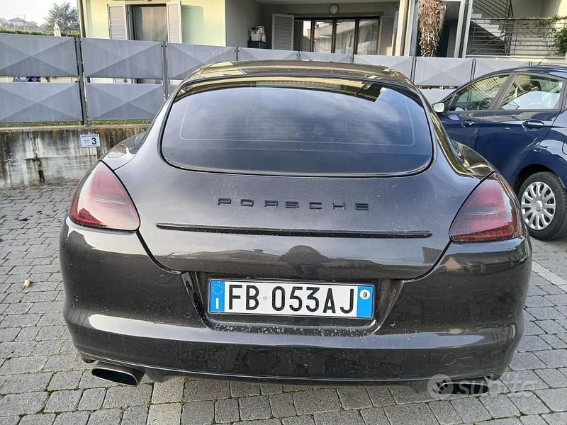 Usata Porsche Panamera 250 CV (183 kW) 2012 Nero Berlina
