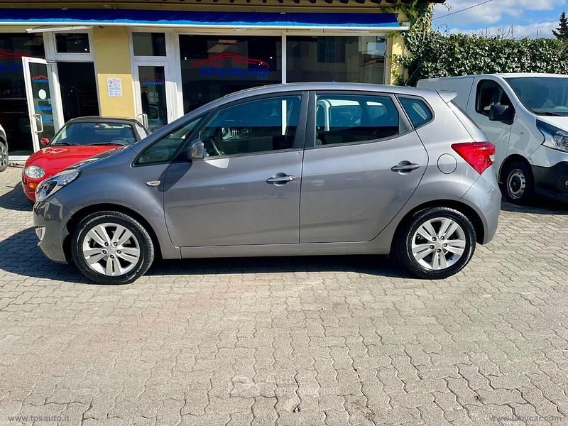 Usata Hyundai ix20 Comfort 90 CV (66 kW) 2012 Gray Utilitaria