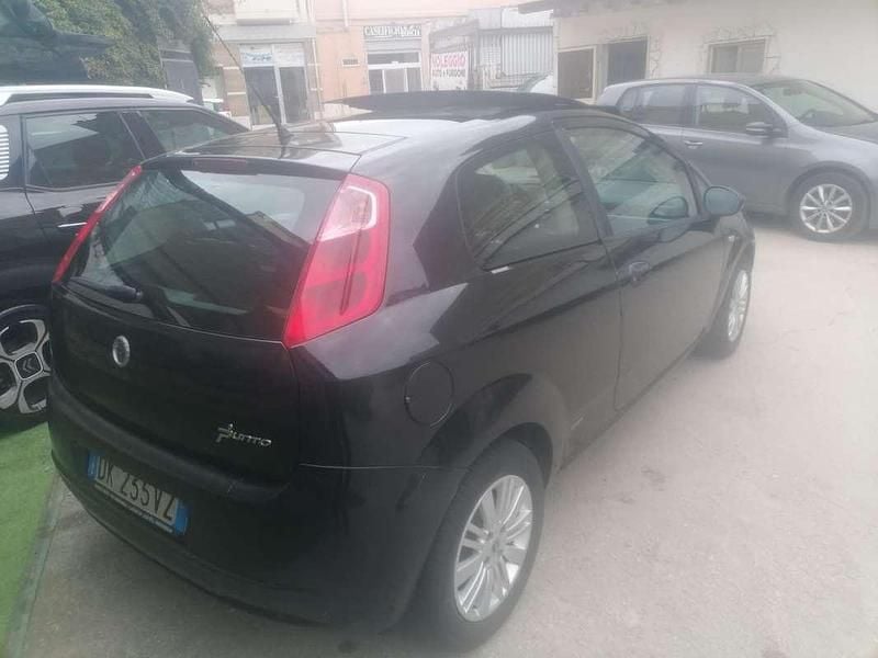 Usata Fiat Grande Punto Dynamic 75 CV (55 kW) 2007 Utilitaria