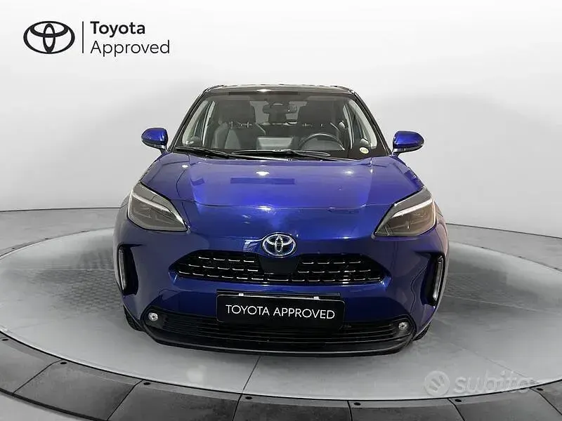 Usata Toyota Yaris Cross Lounge 131 CV (96 kW) 2024 Blu SUV
