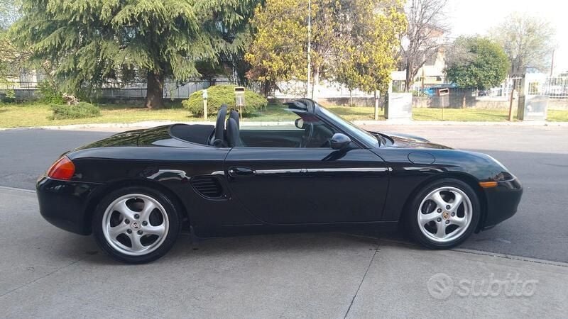 Second-hand Porsche Boxster 203 CP (149 kW) 1998 Negru Cabrio