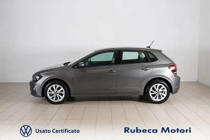 Usata VW Polo Highline 90 CV (66 kW) 2021 Limestone grey Utilitaria