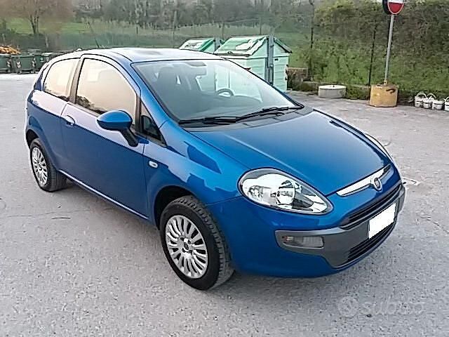 Usata Fiat Punto Evo Dynamic 77 CV (56 kW) 2009 Blu Utilitaria