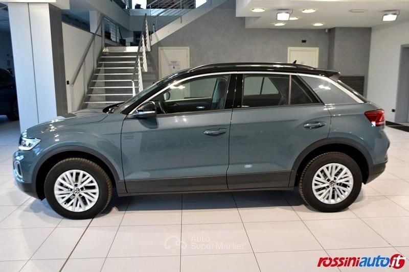 Usata VW T-Roc Life 150 CV (110 kW) 2024 Blu SUV