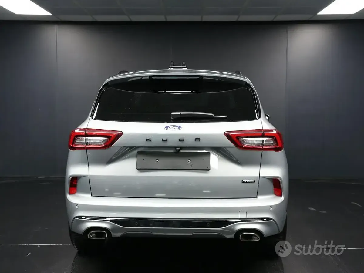 Usata Ford Kuga ST-Line 179 CV (131 kW) 2025 Grigio SUV
