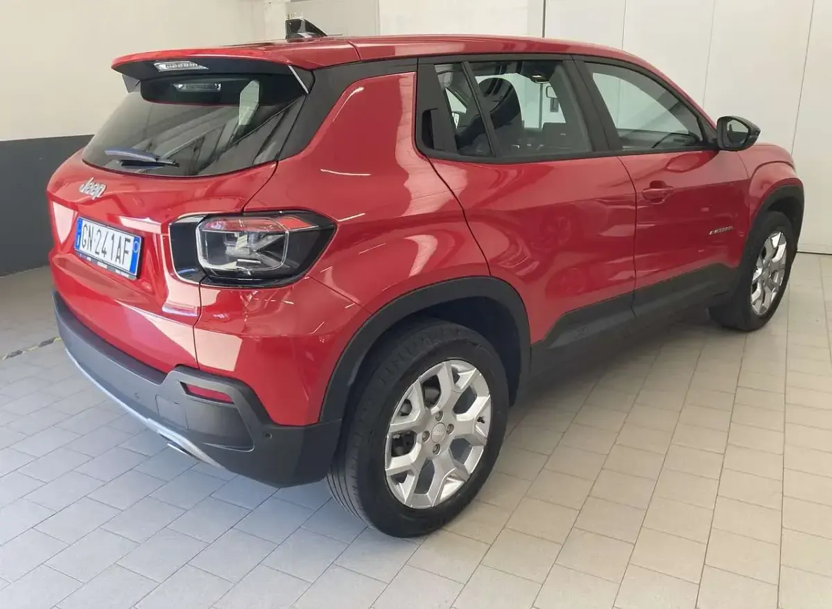 Usata Jeep Avenger Altitude 101 CV (74 kW) 2023 Rosso SUV