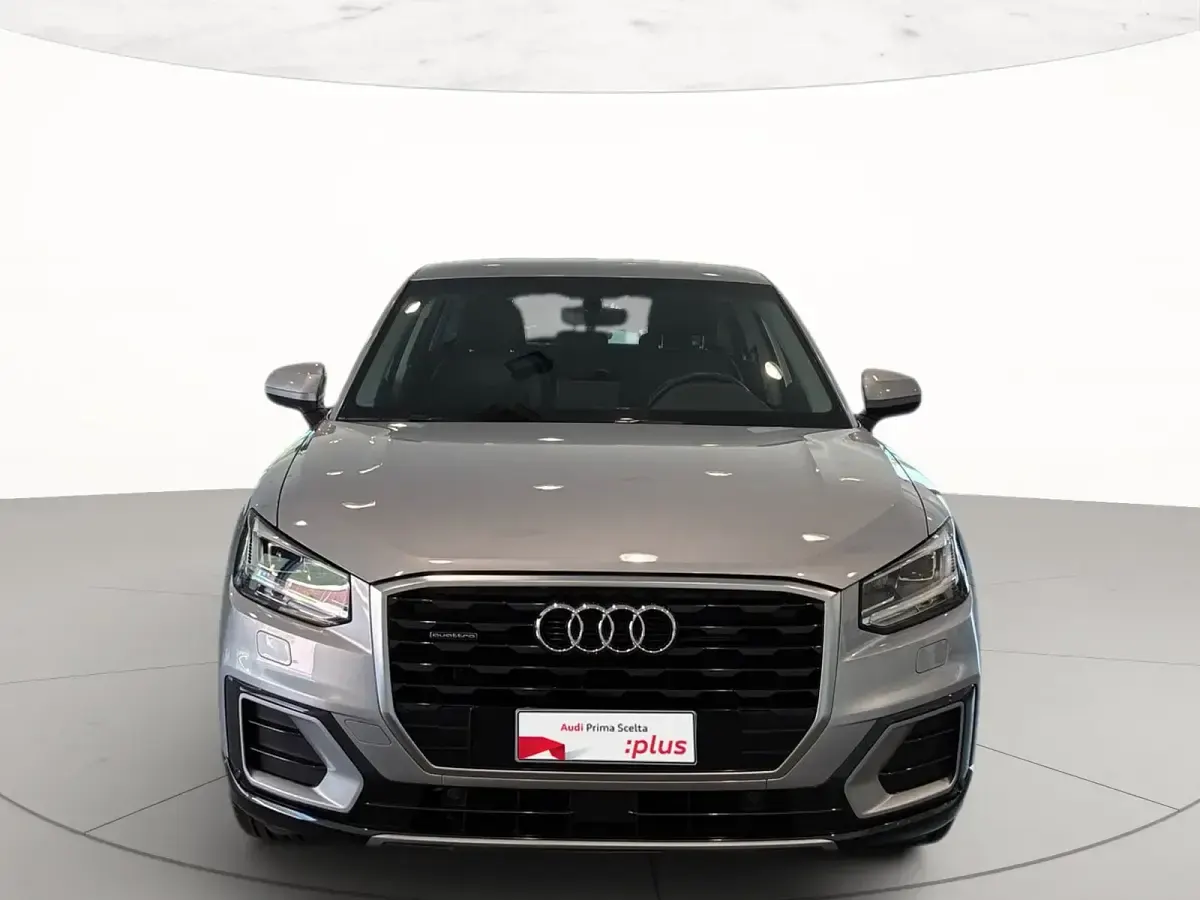 Usata Audi Q2 Business 190 CV (139 kW) 2018 Argento alluminio met. SUV