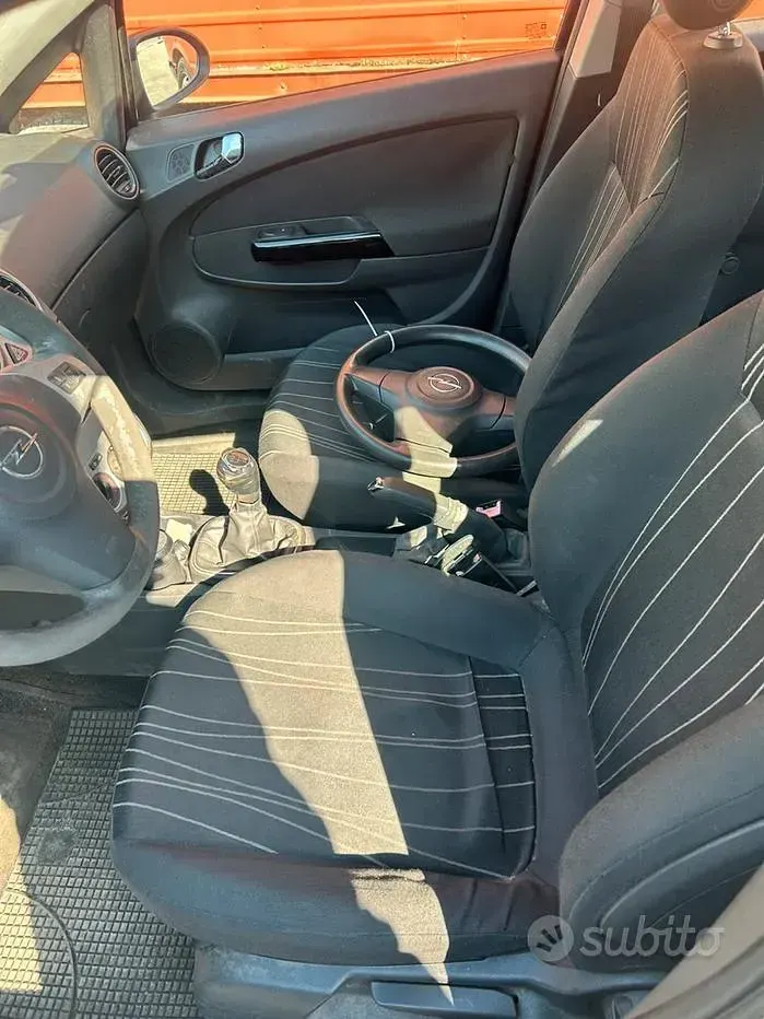 Usata Opel Corsa 69 CV (50 kW) 2009 Nero Utilitaria