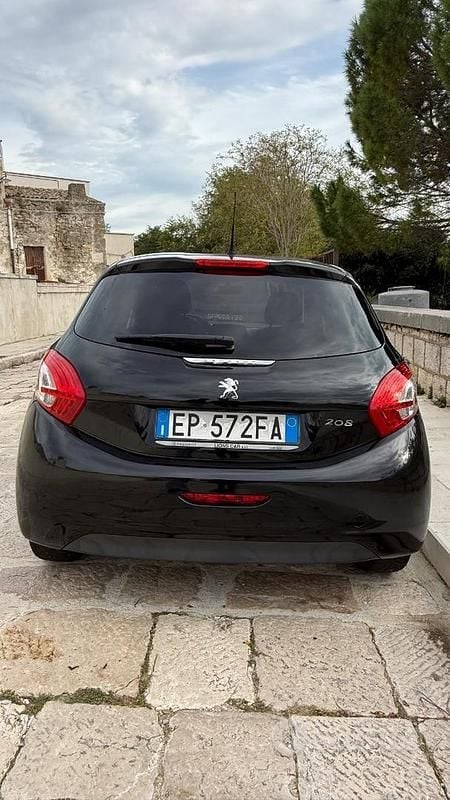 Usata Peugeot 208 2013 Nero Utilitaria