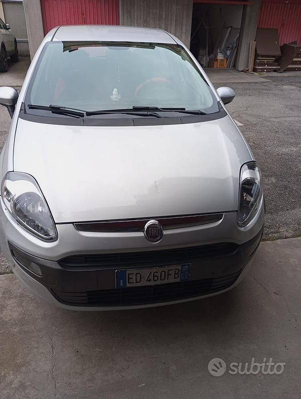 Usata Fiat Punto 95 CV (69 kW) 2010 Utilitaria