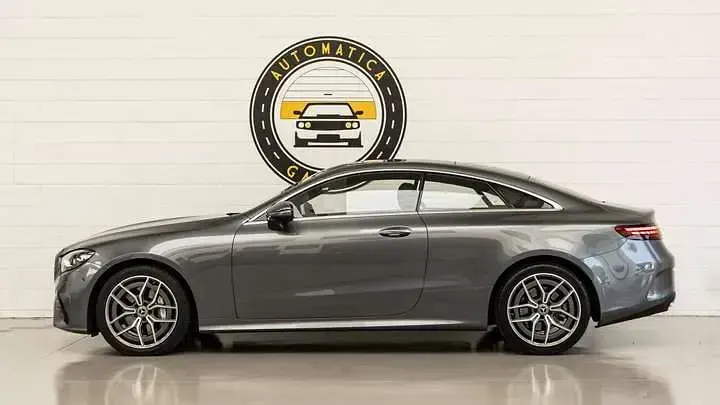 Usata Mercedes E400 Premium Plus 340 CV (250 kW) 2023 Grigio scuro Berlina