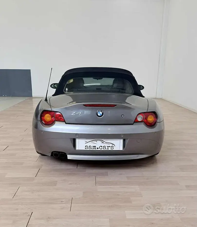 Usata BMW Z4 231 CV (169 kW) 2003 Grigio scuro Cabrio
