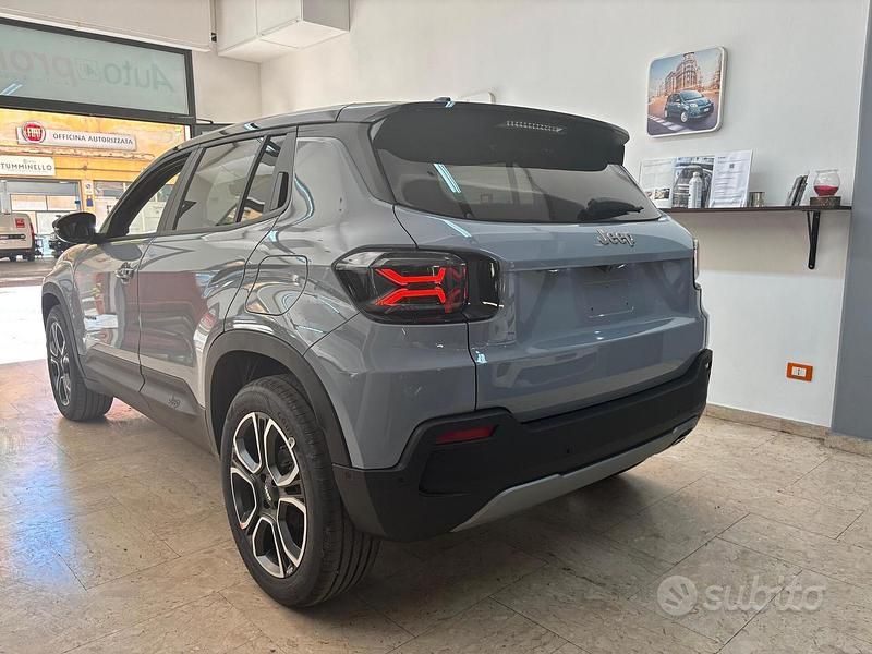 Nuova Jeep Avenger Summit 100 CV (73 kW) 2025 Grigio SUV