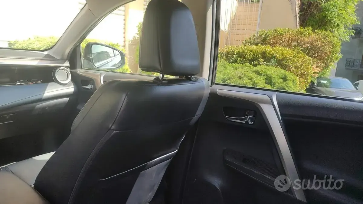 Usata Toyota RAV4 150 CV (110 kW) 2015 Nero SUV