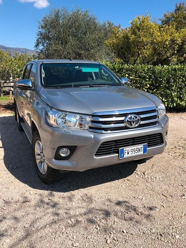 Usata Toyota HiLux 150 CV (110 kW) 2019 Grigio Pick-up
