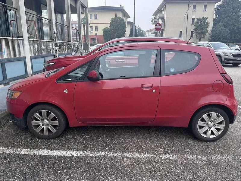 Usata Mitsubishi Colt Inform 75 CV (55 kW) 2009 Rosso Utilitaria