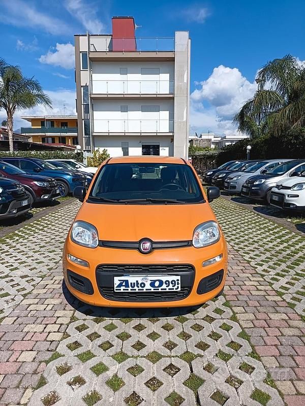 Usata Fiat Panda Easy 69 CV (50 kW) 2020 Arancione Berlina