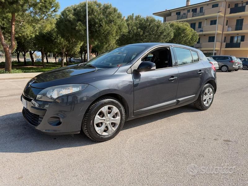 Usata Renault Mégane 2011 Grigio Berlina