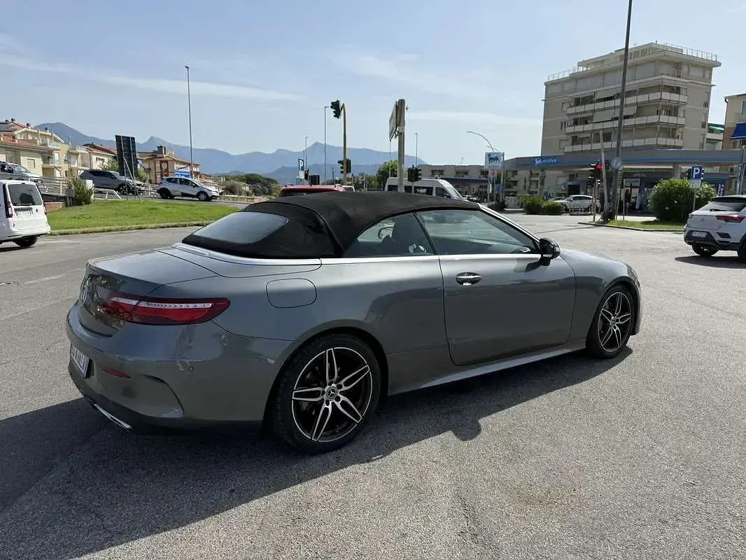 Usata Mercedes E220 AMG line 194 CV (142 kW) 2018 Cabrio