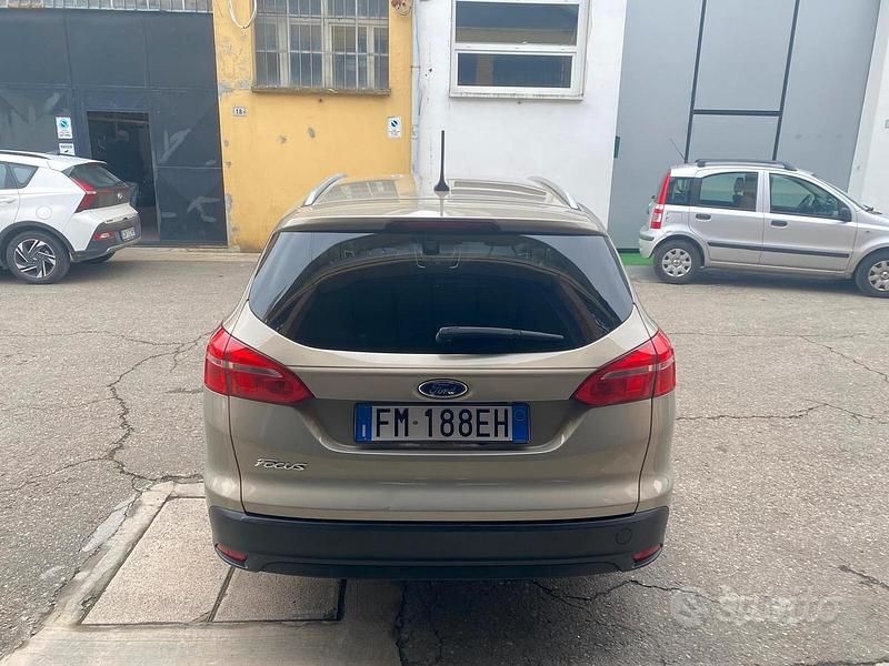 Usata Ford Focus Titanium 120 CV (88 kW) 2018 Marrone Station wagon