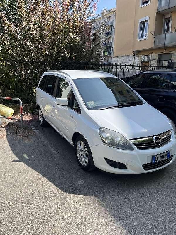 Usata Opel Zafira Cosmo 150 CV (110 kW) 2012 Monovolume