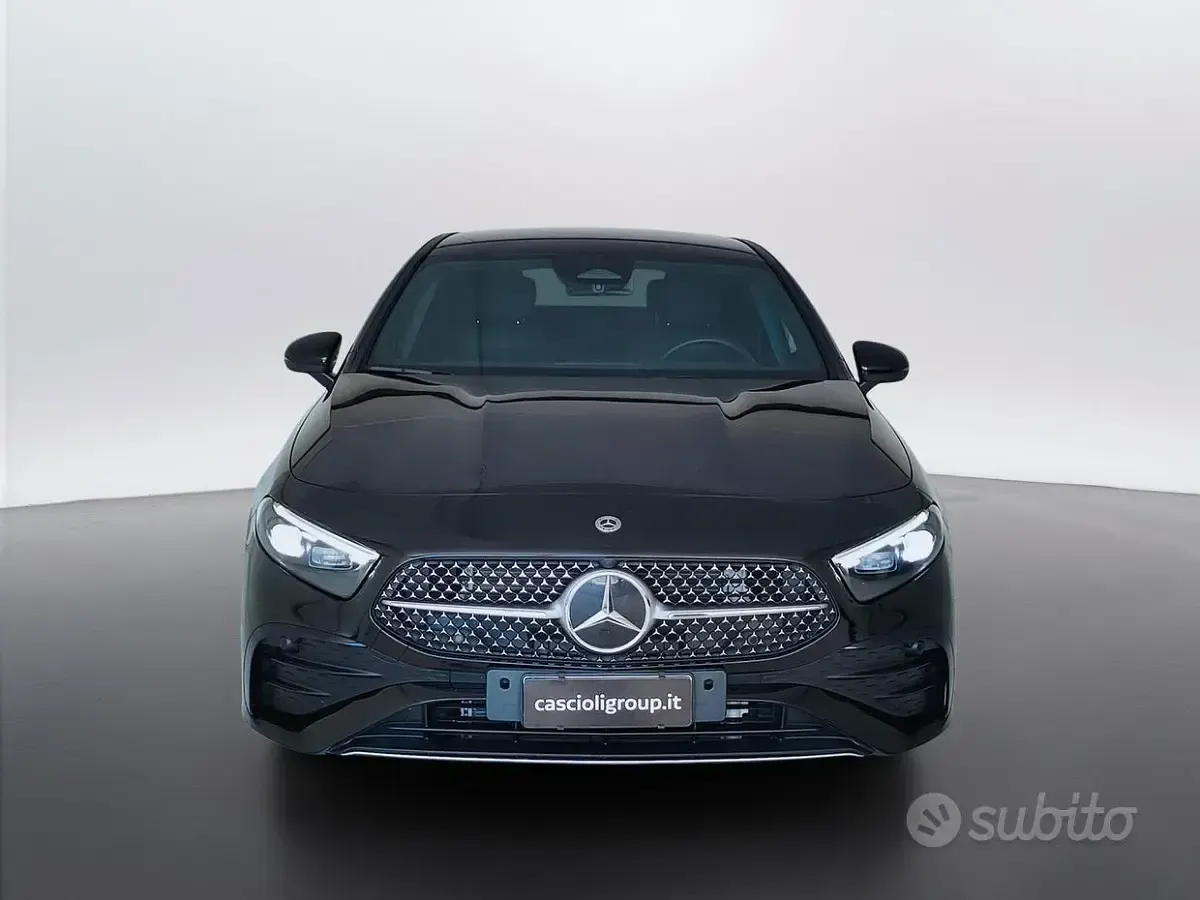 Usata Mercedes A180 Premium 116 CV (85 kW) 2025 Nero Berlina