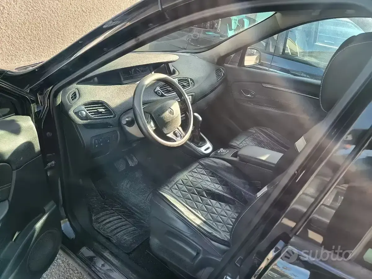 Usata Renault Scénic III 110 CV (80 kW) 2014 Nero Monovolume