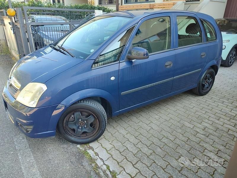 Usata Opel Meriva 90 CV (66 kW) 2009 Blu Monovolume