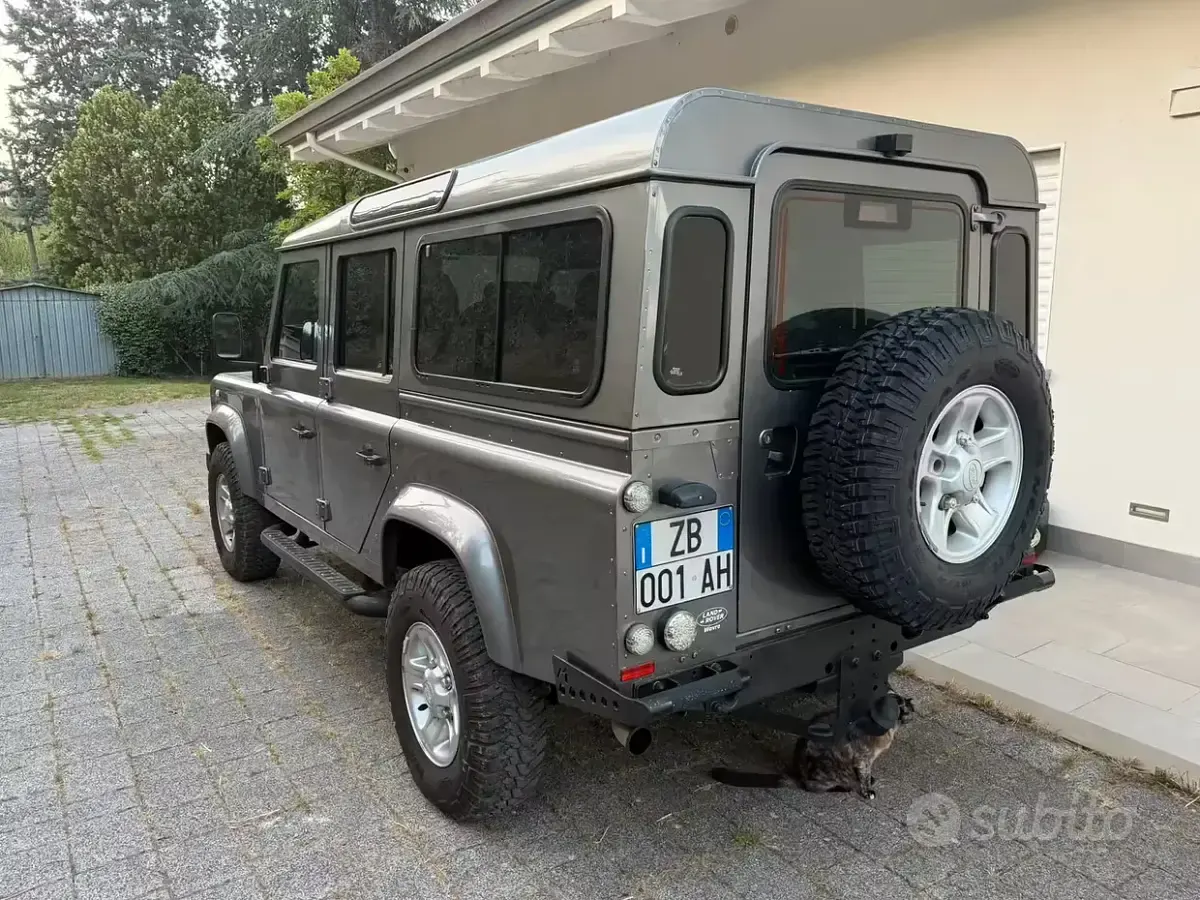 Usata Land Rover Defender 86 CV (63 kW) 2008 Grigio SUV