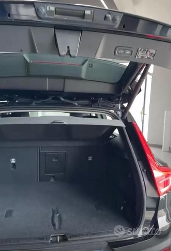 Usata Volvo XC40 150 CV (110 kW) 2018 Nero SUV