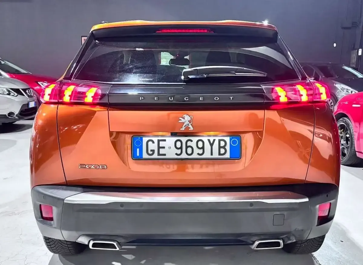 Usata Peugeot 2008 131 CV (96 kW) 2021 Other SUV