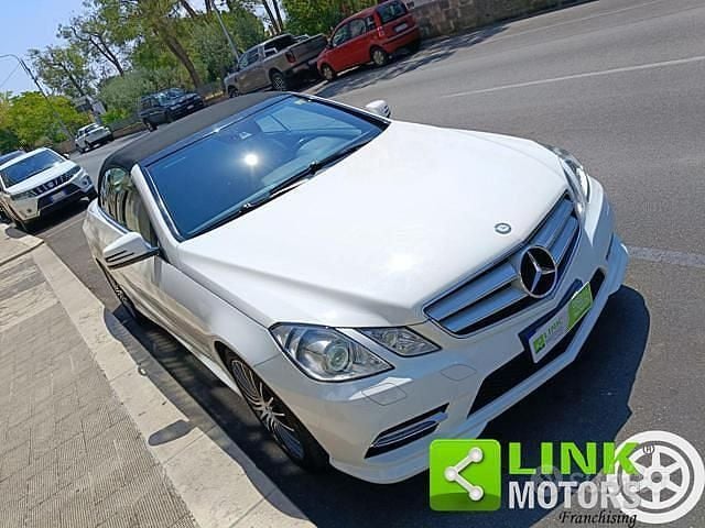 Usata Mercedes E220 170 CV (125 kW) 2013 Bianco Cabrio