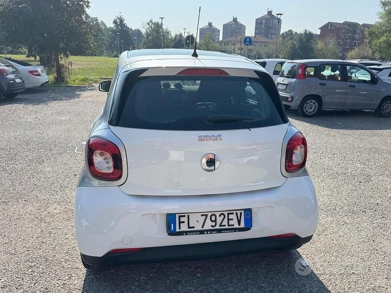 Usata Smart ForFour 71 CV (52 kW) 2017 Bianco Utilitaria