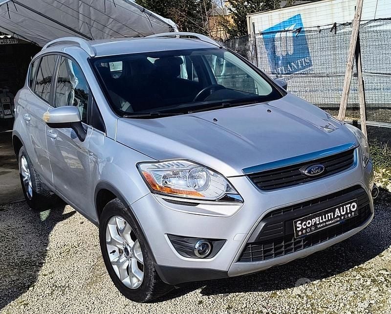 Usata Ford Kuga 140 CV (102 kW) 2012 Grigio SUV