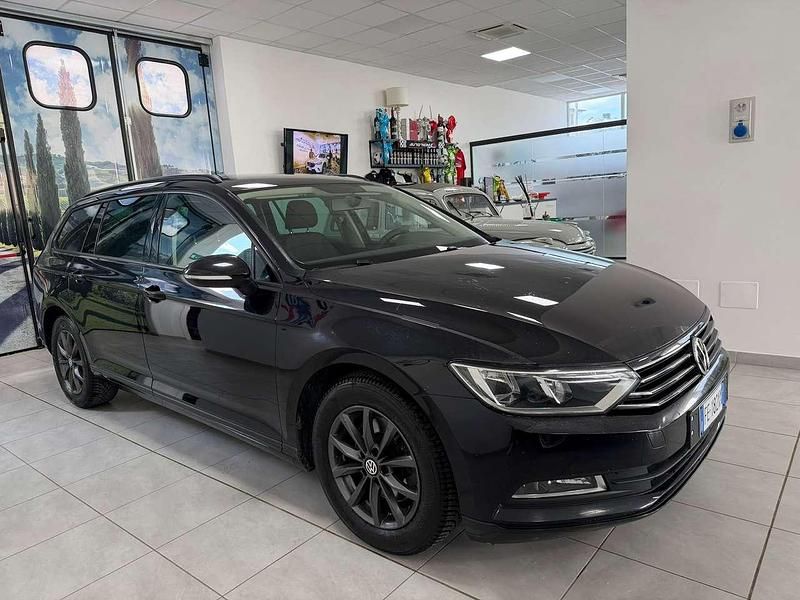Usata VW Passat Business 120 CV (88 kW) 2015 Nero Station wagon